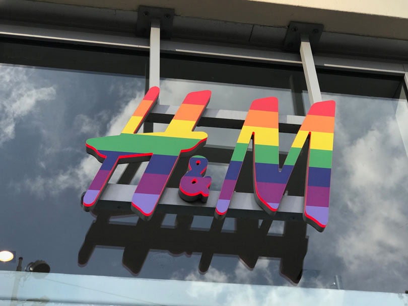 Mode viert Pride: marketingtactiek of niet? Mode viert Pride: marketingtactiek of niet?