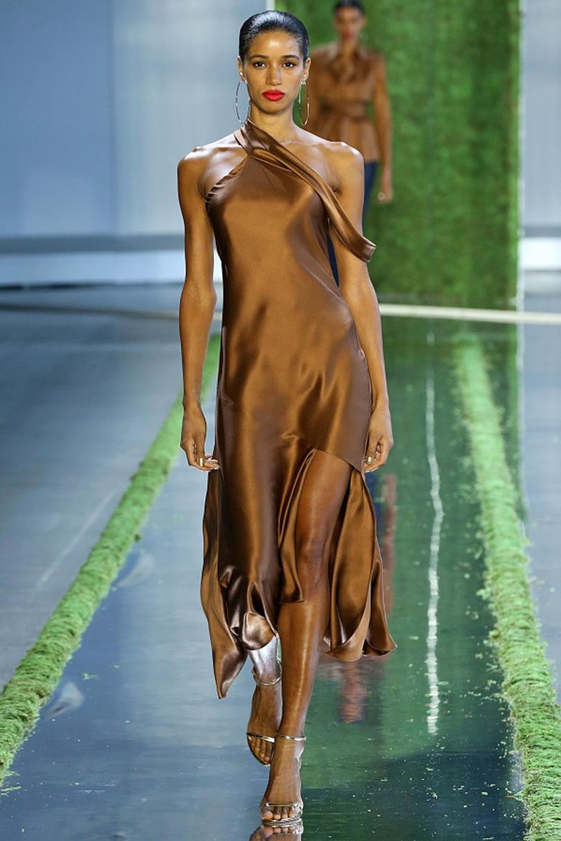 Gespot op de catwalk: Pantone’s modekleuren lente/zomer 2019 New York Fashion Week Gespot op de catwalk: Pantone’s modekleuren lente/zomer 2019 New York Fashion Week