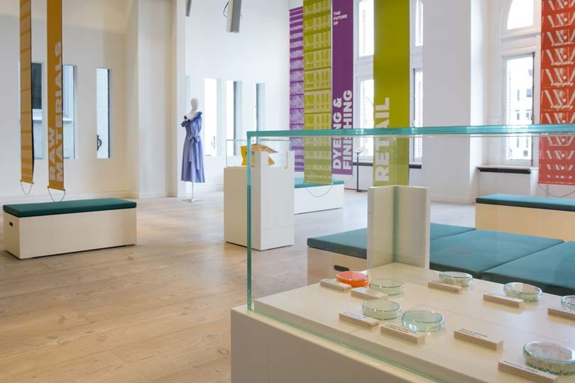 Binnenkijken: Fashion for Good Museum wil duurzame mode een nieuw imago geven Binnenkijken: Fashion for Good Museum wil duurzame mode een nieuw imago geven