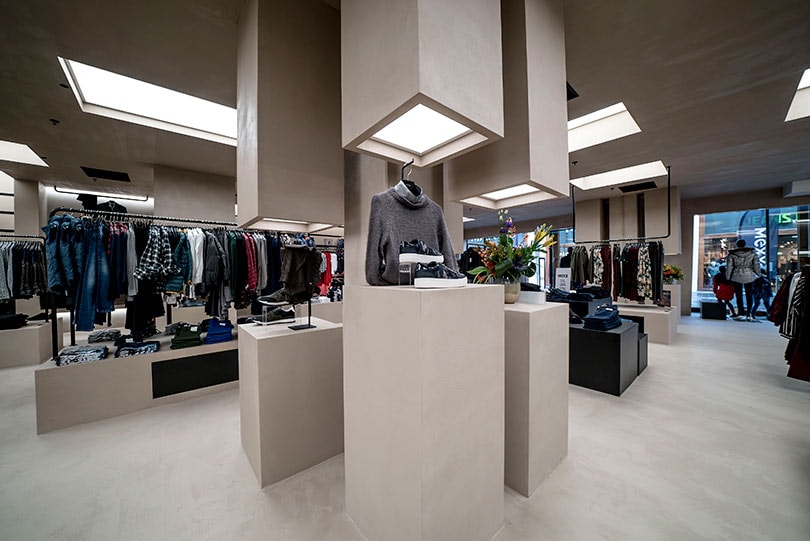 “Mexx is terug naar zijn roots”; binnenkijken bij de eerste Mexx-winkel in Nieuwegein “Mexx is terug naar zijn roots”; binnenkijken bij de eerste Mexx-winkel in Nieuwegein