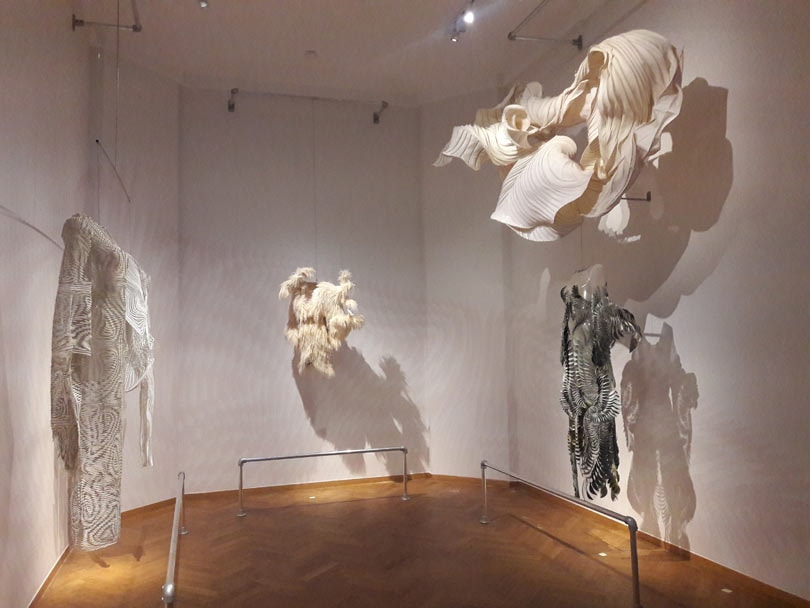 Tentoonstelling Femmes Fatales ‘discrimineert eens de andere kant op’ Tentoonstelling Femmes Fatales ‘discrimineert eens de andere kant op’