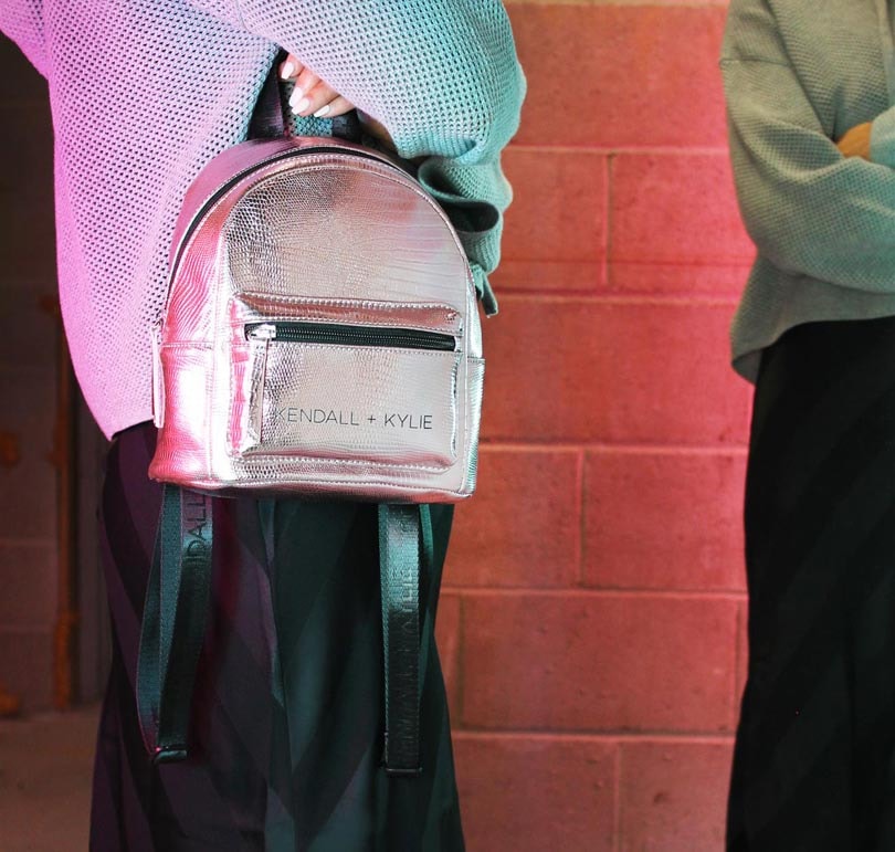 Kijken: VanHaren strikt Kendall en Kylie Jenner voor samenwerking Kijken: VanHaren strikt Kendall en Kylie Jenner voor samenwerking