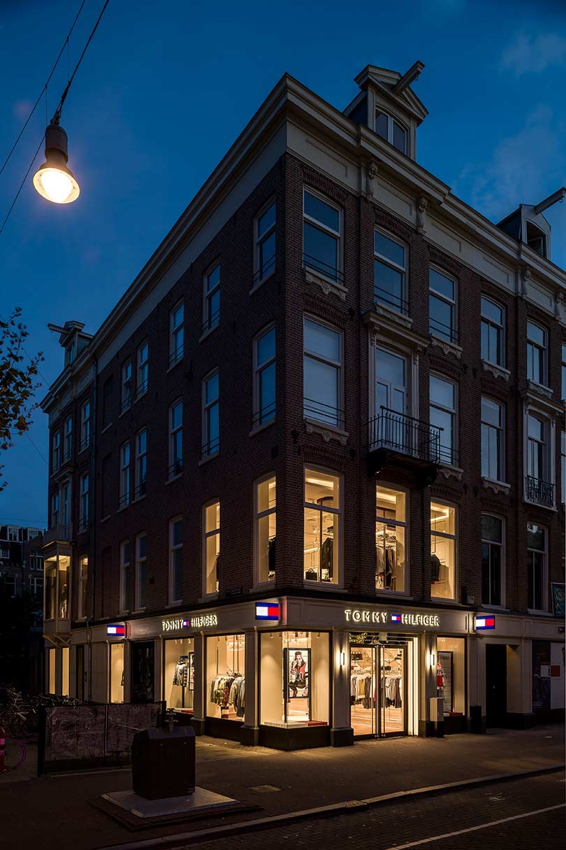 ‘De winkel van de toekomst’: Tommy Hilfiger’s vernieuwde winkel in Amsterdam ‘De winkel van de toekomst’: Tommy Hilfiger’s vernieuwde winkel in Amsterdam