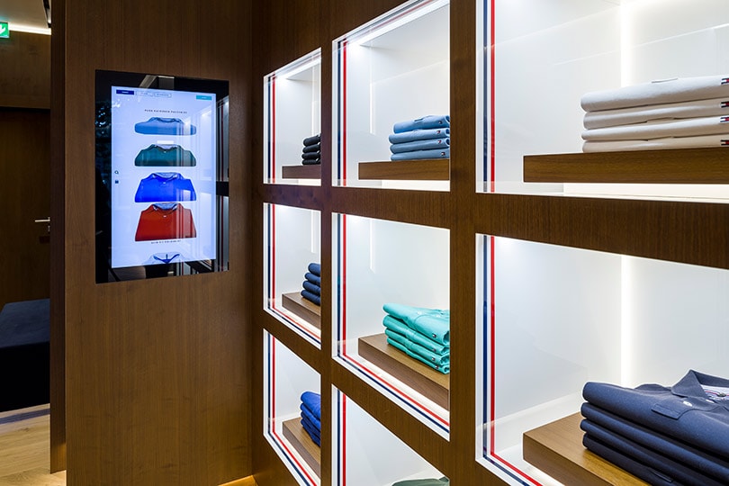 ‘De winkel van de toekomst’: Tommy Hilfiger’s vernieuwde winkel in Amsterdam ‘De winkel van de toekomst’: Tommy Hilfiger’s vernieuwde winkel in Amsterdam