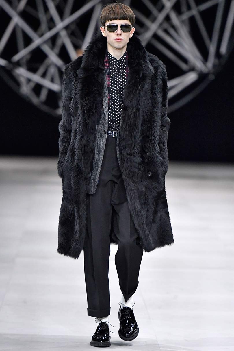 Paris Fashion Week afgesloten met een paar verrassingen Paris Fashion Week afgesloten met een paar verrassingen