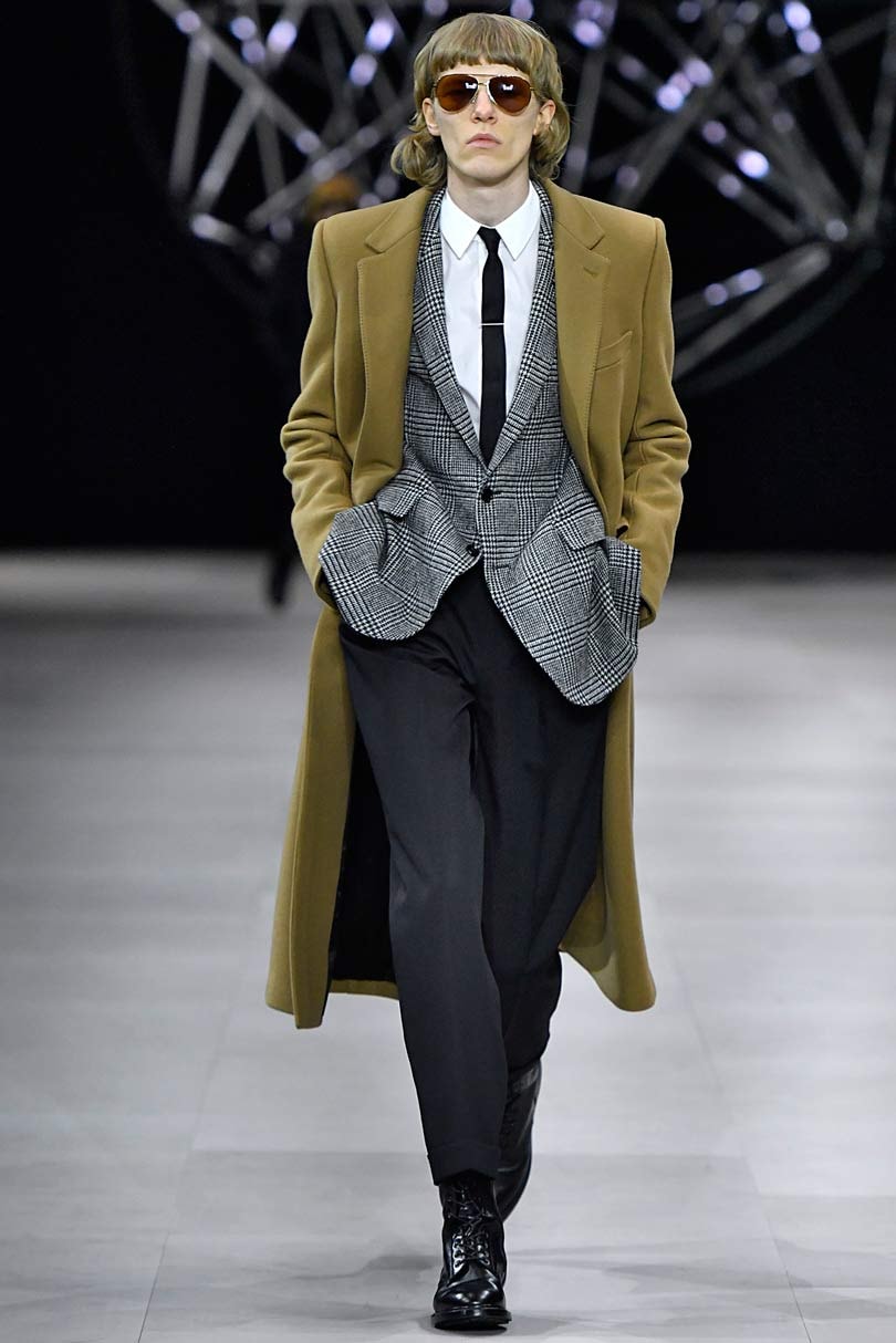 Paris Fashion Week afgesloten met een paar verrassingen Paris Fashion Week afgesloten met een paar verrassingen