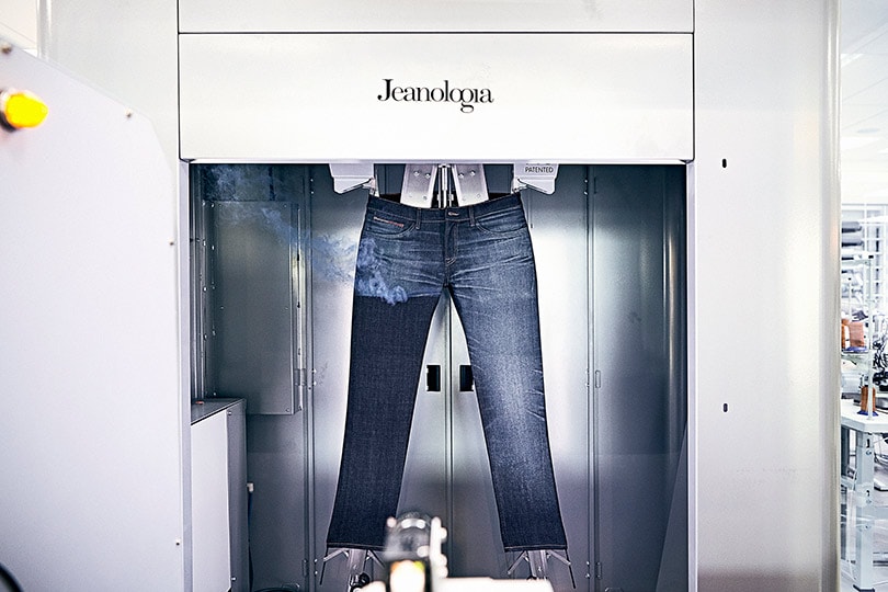 Binnenkijken bij Tommy Hilfiger's denim center op de PVH campus Binnenkijken bij Tommy Hilfiger's denim center op de PVH campus