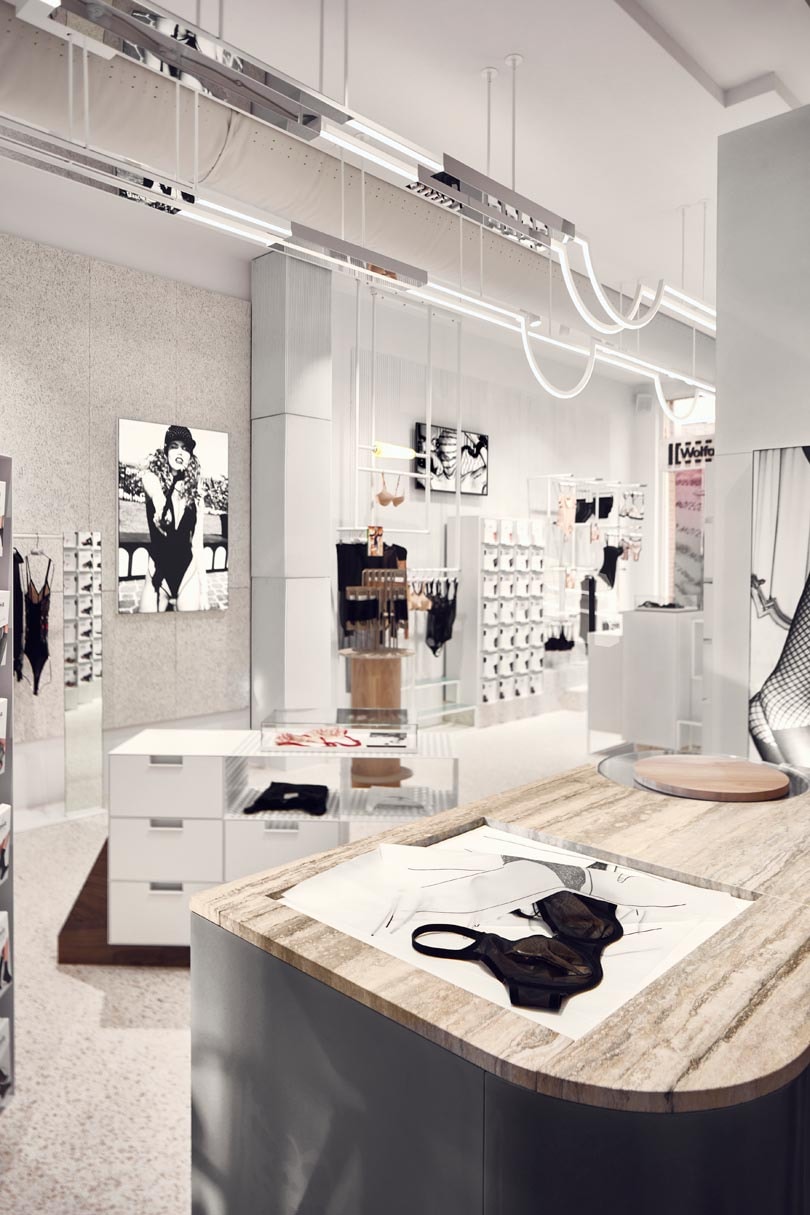Nieuwe merkstrategie Wolford komt voor het eerst tot leven in Amsterdamse winkel Nieuwe merkstrategie Wolford komt voor het eerst tot leven in Amsterdamse winkel