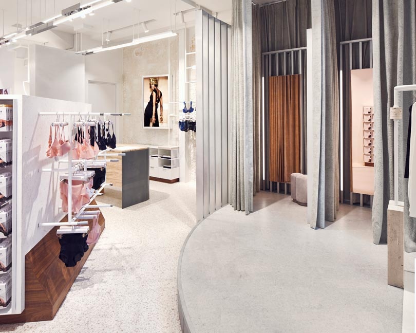 Nieuwe merkstrategie Wolford komt voor het eerst tot leven in Amsterdamse winkel Nieuwe merkstrategie Wolford komt voor het eerst tot leven in Amsterdamse winkel