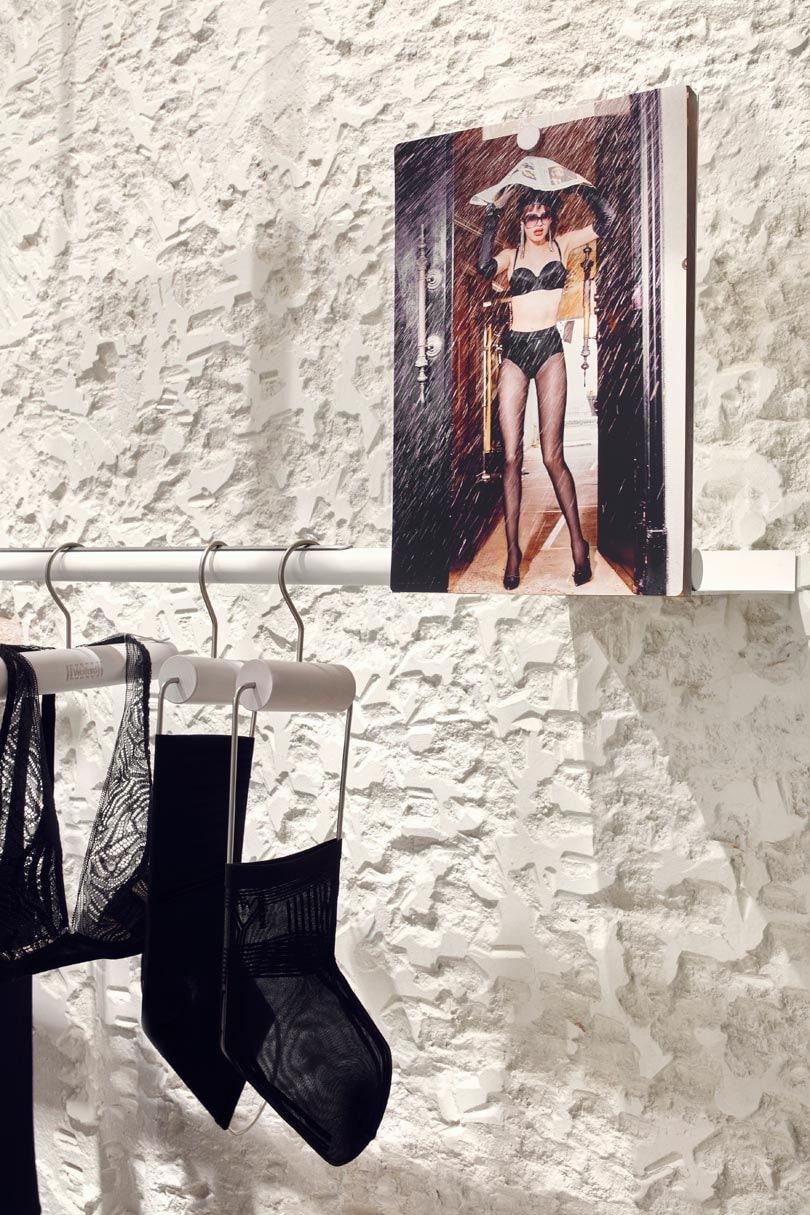 Nieuwe merkstrategie Wolford komt voor het eerst tot leven in Amsterdamse winkel Nieuwe merkstrategie Wolford komt voor het eerst tot leven in Amsterdamse winkel