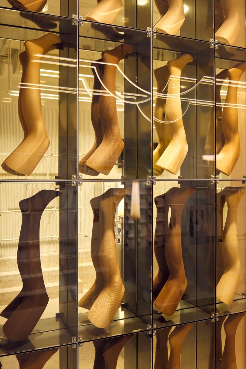 Nieuwe merkstrategie Wolford komt voor het eerst tot leven in Amsterdamse winkel Nieuwe merkstrategie Wolford komt voor het eerst tot leven in Amsterdamse winkel