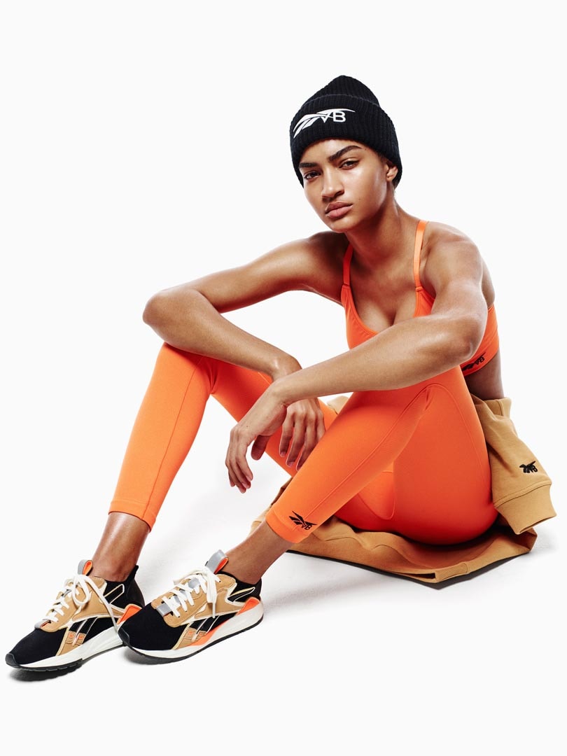 Kijken: Victoria Beckham’s eerste activewear collectie met Reebok Kijken: Victoria Beckham’s eerste activewear collectie met Reebok