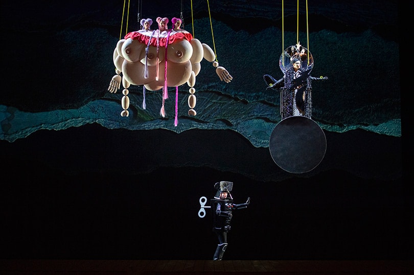 Walter van Beierendonck ontwerpt kostuums voor Die Zauberflöte Walter van Beierendonck ontwerpt kostuums voor Die Zauberflöte
