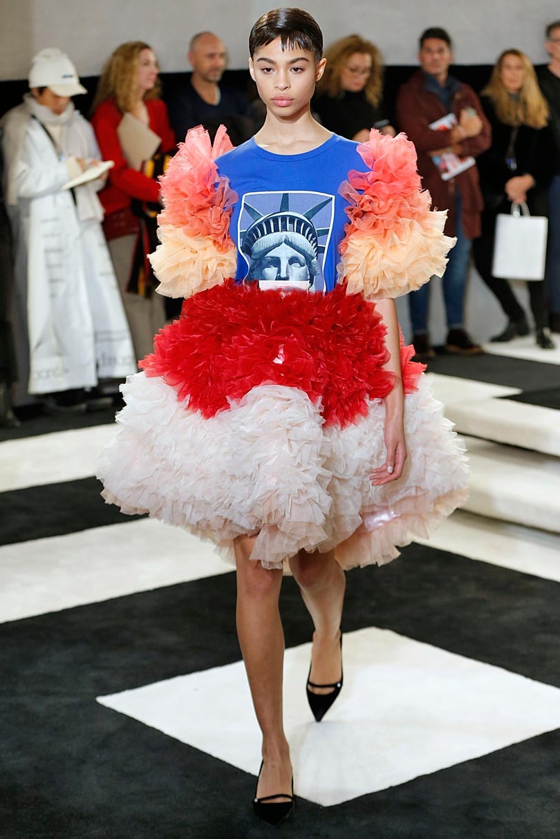 Tomo Koizumi: de ontwerper waar iedereen het over heeft na NYFW Tomo Koizumi: de ontwerper waar iedereen het over heeft na NYFW