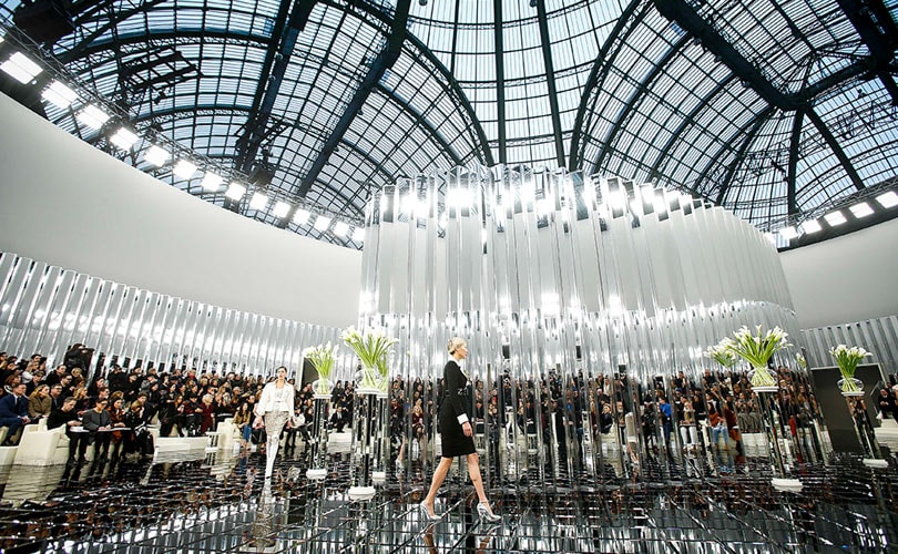 In beeld: Karl Lagerfeld's meest memorabele modeshows In beeld: Karl Lagerfeld's meest memorabele modeshows