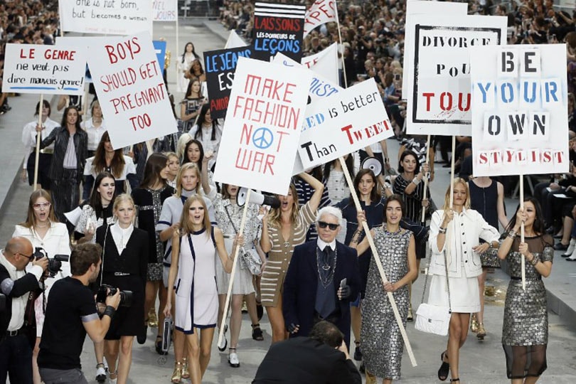 In beeld: Karl Lagerfeld's meest memorabele modeshows In beeld: Karl Lagerfeld's meest memorabele modeshows