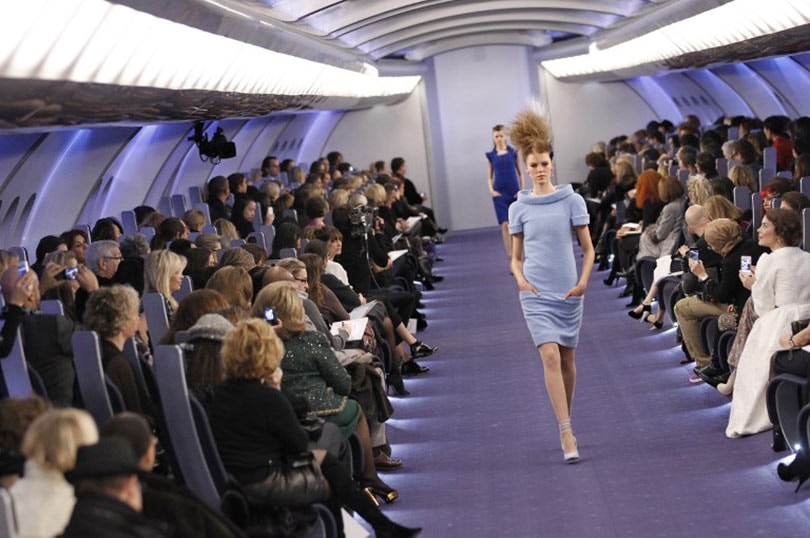 In beeld: Karl Lagerfeld's meest memorabele modeshows In beeld: Karl Lagerfeld's meest memorabele modeshows