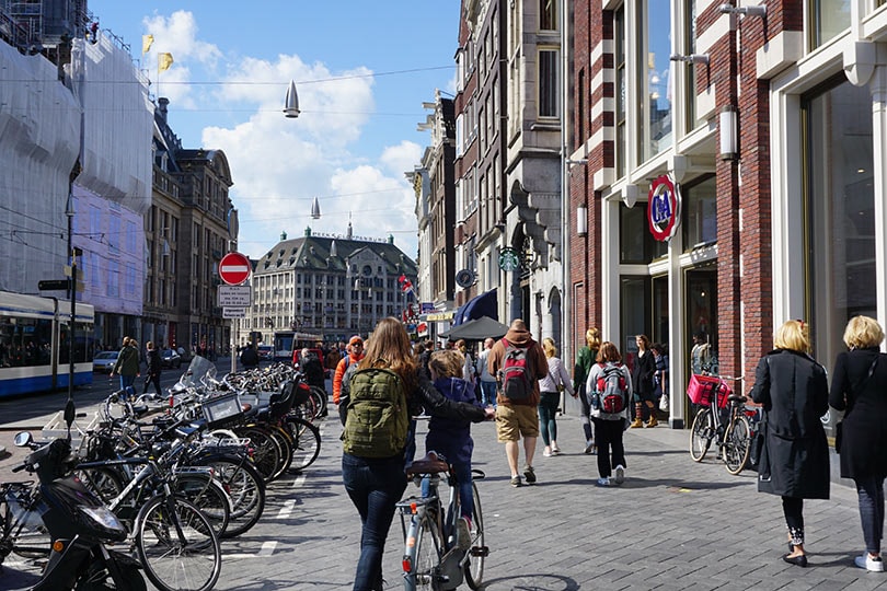Hoe zit het nu echt met de drukte in de Amsterdamse binnenstad? Hoe zit het nu echt met de drukte in de Amsterdamse binnenstad?