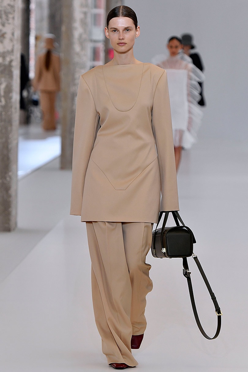 In Beeld: Het Nina Ricci debuut van Lisi Herrebrugh en Rushemy Botter In Beeld: Het Nina Ricci debuut van Lisi Herrebrugh en Rushemy Botter