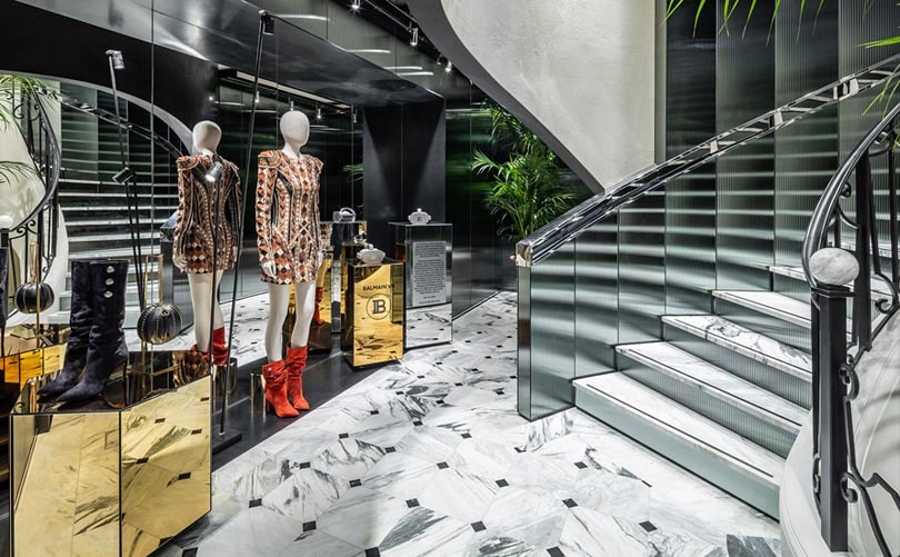 In beeld: het nieuwe winkelconcept van Balmain In beeld: het nieuwe winkelconcept van Balmain