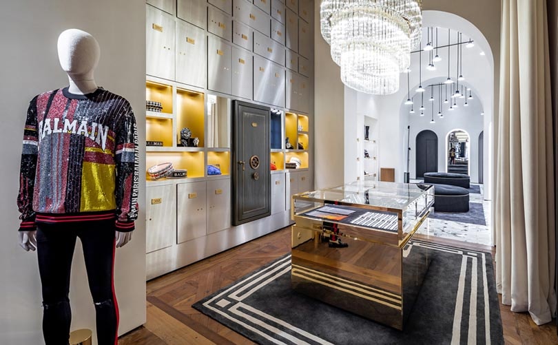 In beeld: het nieuwe winkelconcept van Balmain In beeld: het nieuwe winkelconcept van Balmain