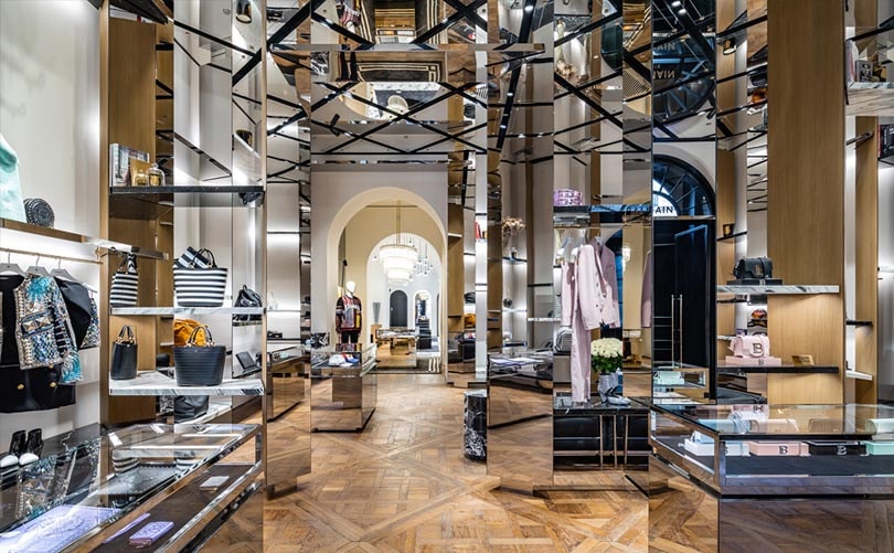 In beeld: het nieuwe winkelconcept van Balmain In beeld: het nieuwe winkelconcept van Balmain