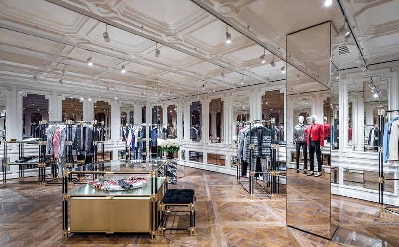 In beeld: het nieuwe winkelconcept van Balmain In beeld: het nieuwe winkelconcept van Balmain
