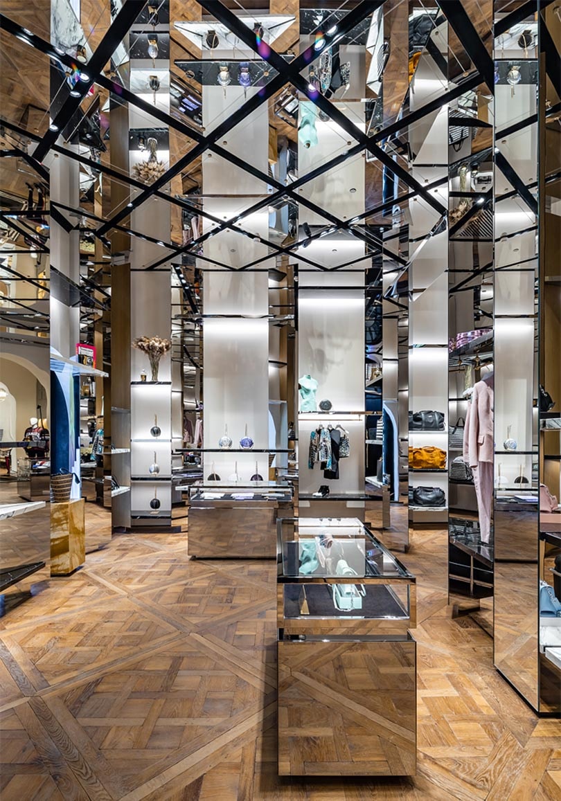 In beeld: het nieuwe winkelconcept van Balmain In beeld: het nieuwe winkelconcept van Balmain