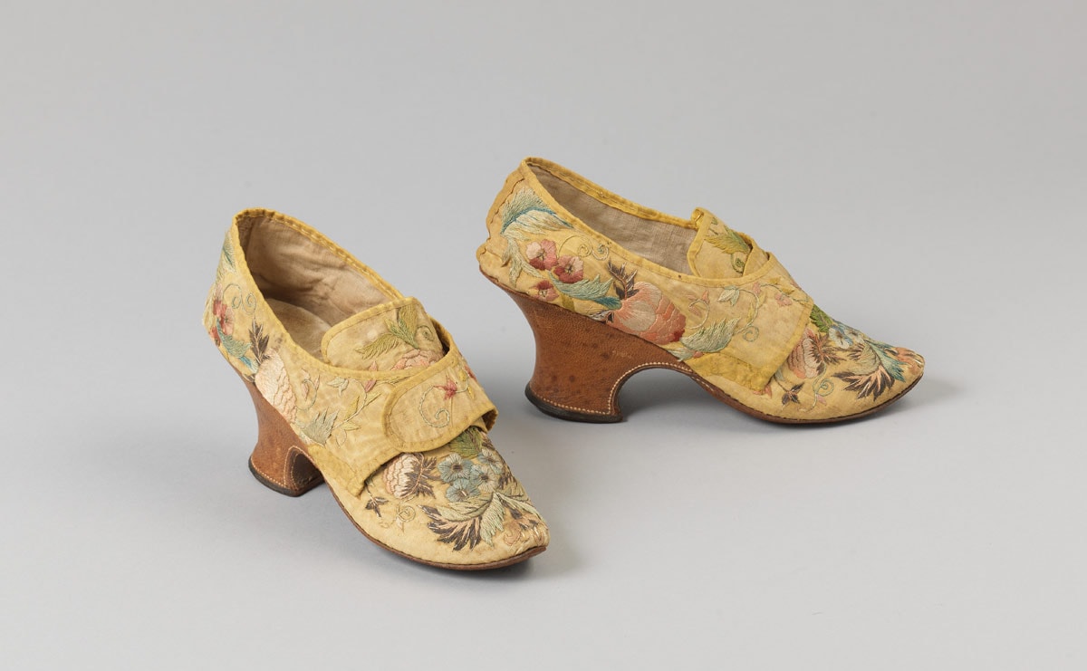 Van crinolinejapon tot collector’s sneaker: Fashion Statements in Amsterdam Museum Van crinolinejapon tot collector’s sneaker: Fashion Statements in Amsterdam Museum