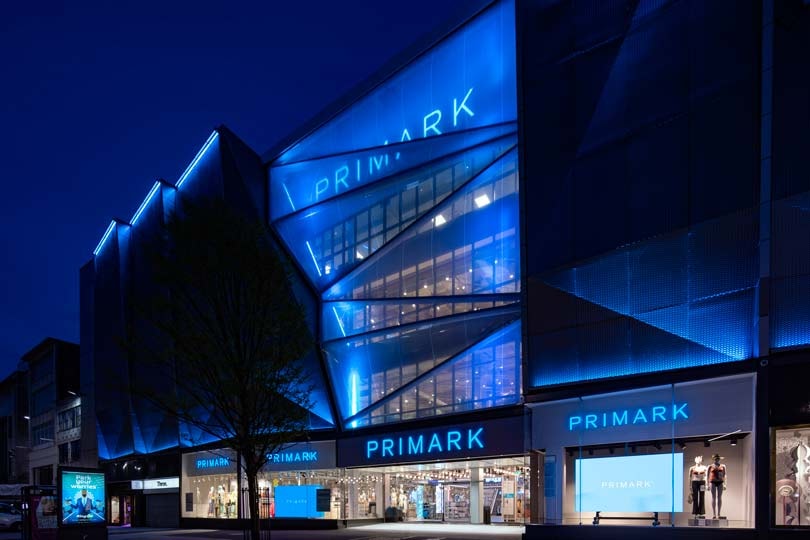 Zo ziet ‘s werelds grootste Primark-winkel eruit Zo ziet ‘s werelds grootste Primark-winkel eruit