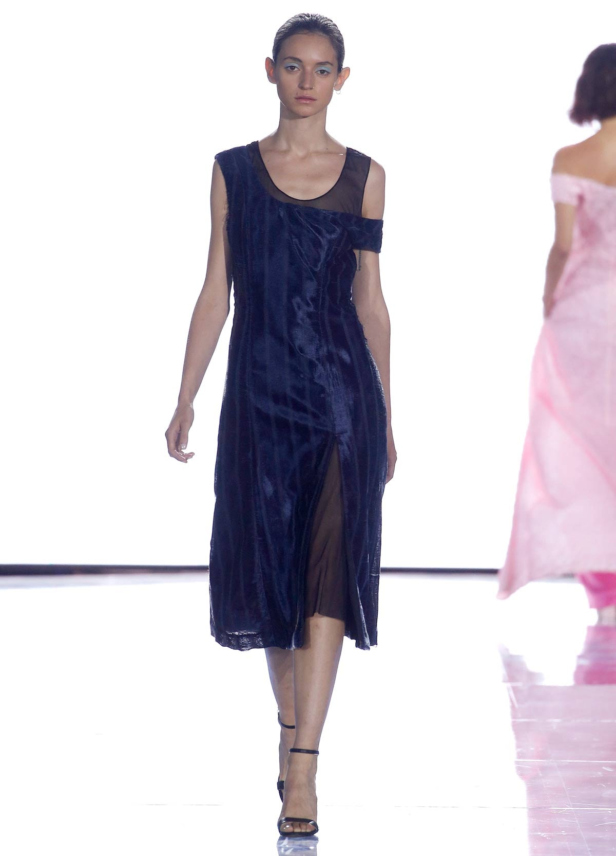 Zien: David Laport showt ‘Super Photosynthesis’ op Mercedez-Benz Fashion Week Ibiza Zien: David Laport showt ‘Super Photosynthesis’ op Mercedez-Benz Fashion Week Ibiza