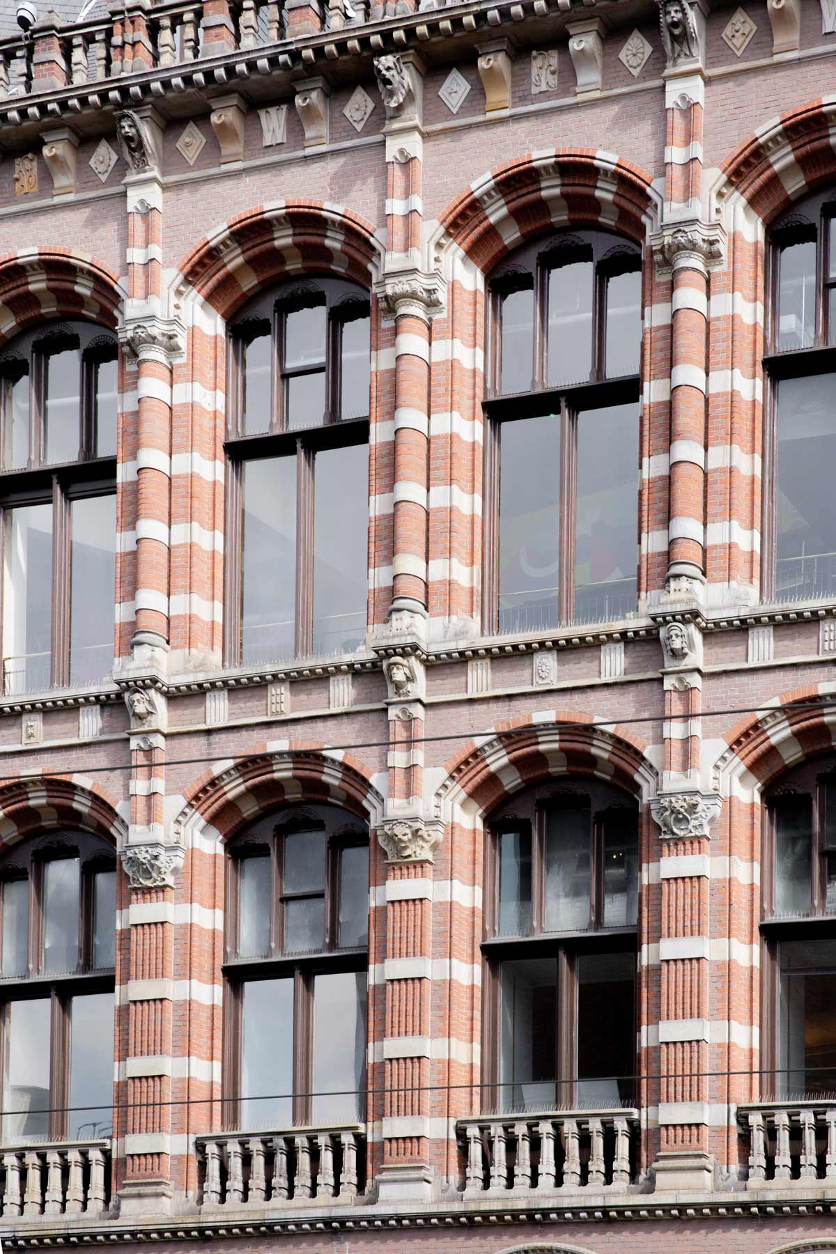 Hutspot opent winkel in Magna Plaza Amsterdam Hutspot opent winkel in Magna Plaza Amsterdam