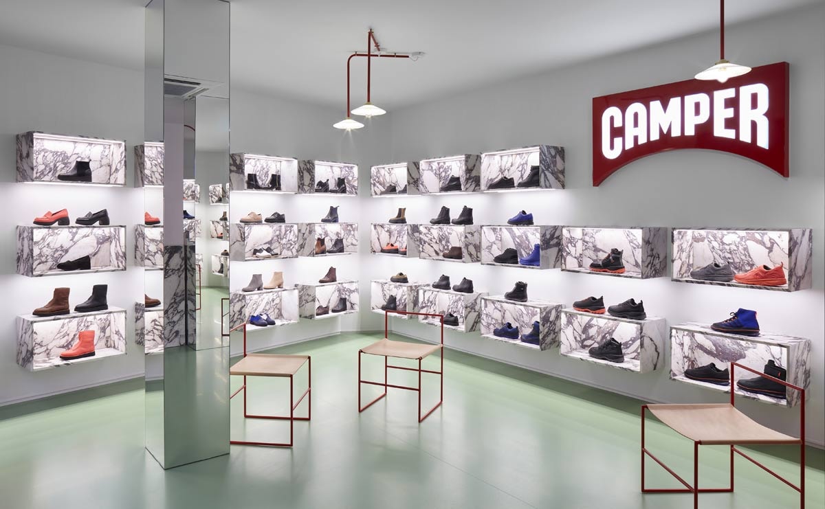 Camper strikt Muller van Severen voor nieuw winkelinterieur Antwerpse store Camper strikt Muller van Severen voor nieuw winkelinterieur Antwerpse store