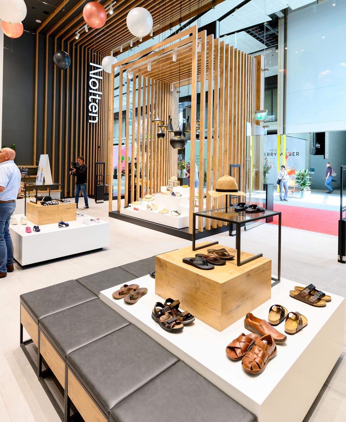 Zien: Nolten heropend flagshipwinkel in Mall of the Netherlands Zien: Nolten heropend flagshipwinkel in Mall of the Netherlands