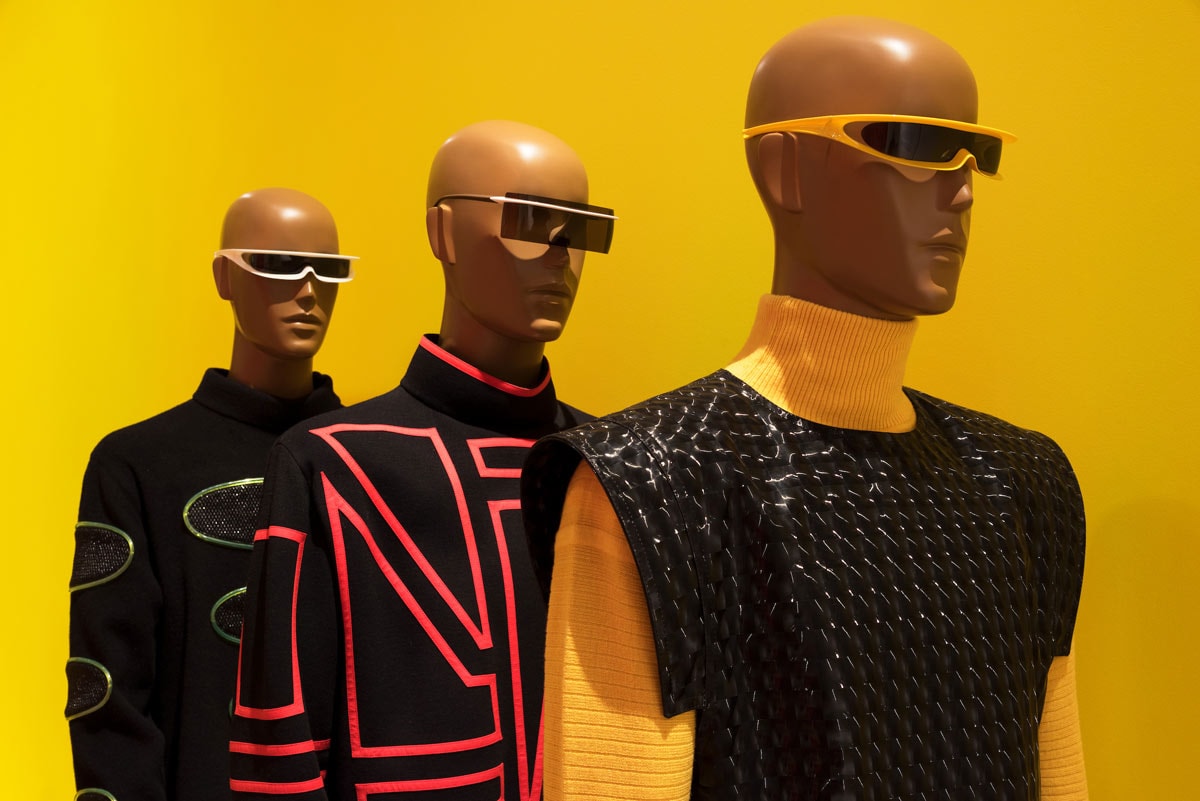 Binnenkijken bij de ‘Pierre Cardin: Future Fashion’-tentoonstelling Binnenkijken bij de ‘Pierre Cardin: Future Fashion’-tentoonstelling