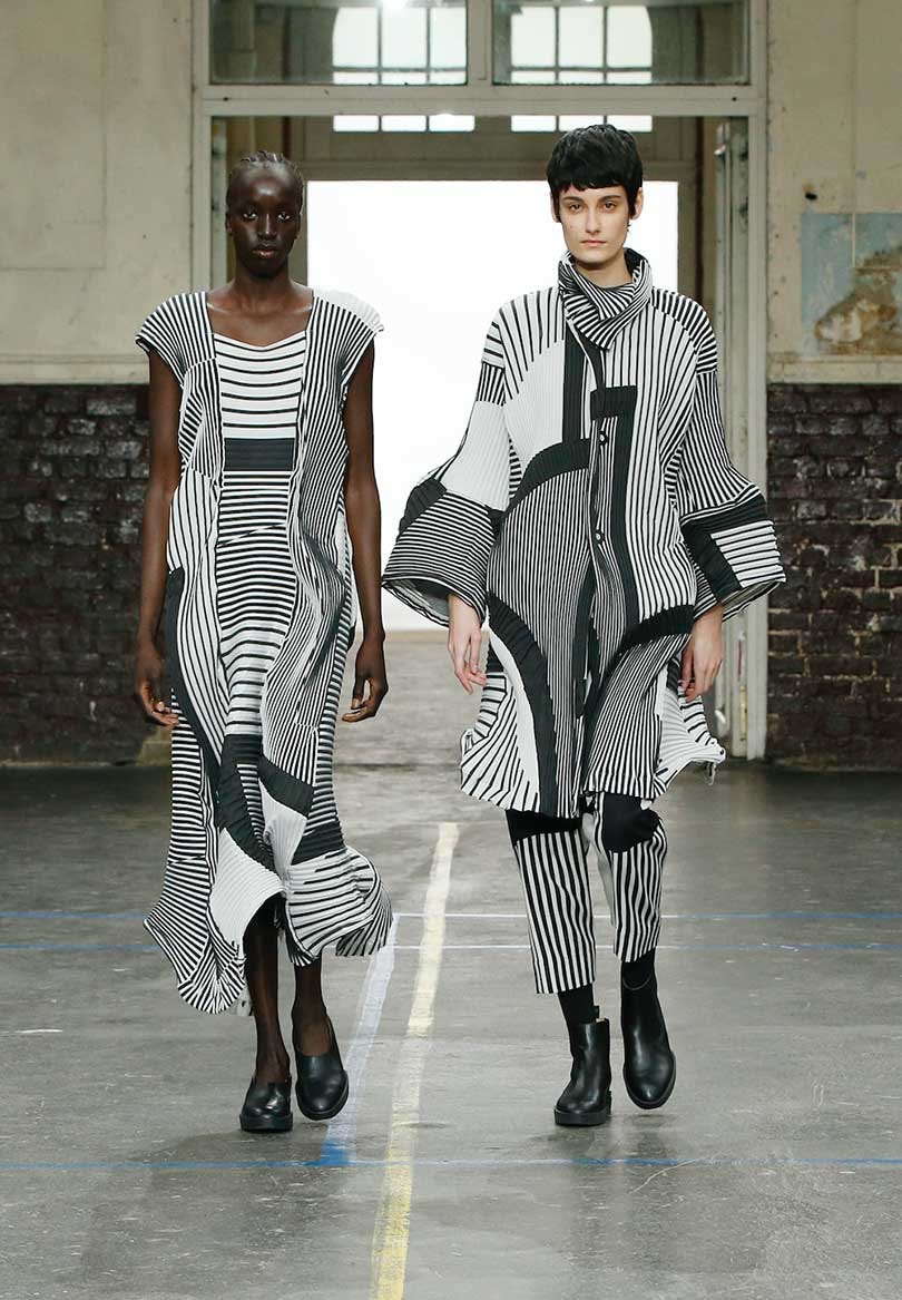 Issey Miyake AW19: huispatronen herbezocht en heruitgevonden Issey Miyake AW19: huispatronen herbezocht en heruitgevonden