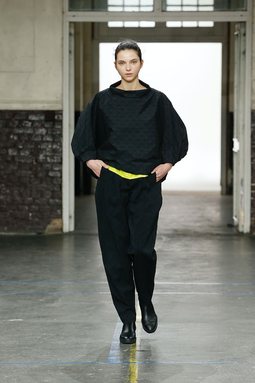 Issey Miyake AW19: huispatronen herbezocht en heruitgevonden Issey Miyake AW19: huispatronen herbezocht en heruitgevonden