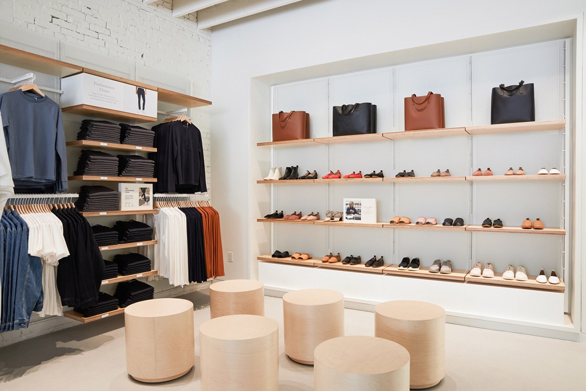 Everlane introduceert paskamer service in nieuwe LA winkel Everlane introduceert paskamer service in nieuwe LA winkel