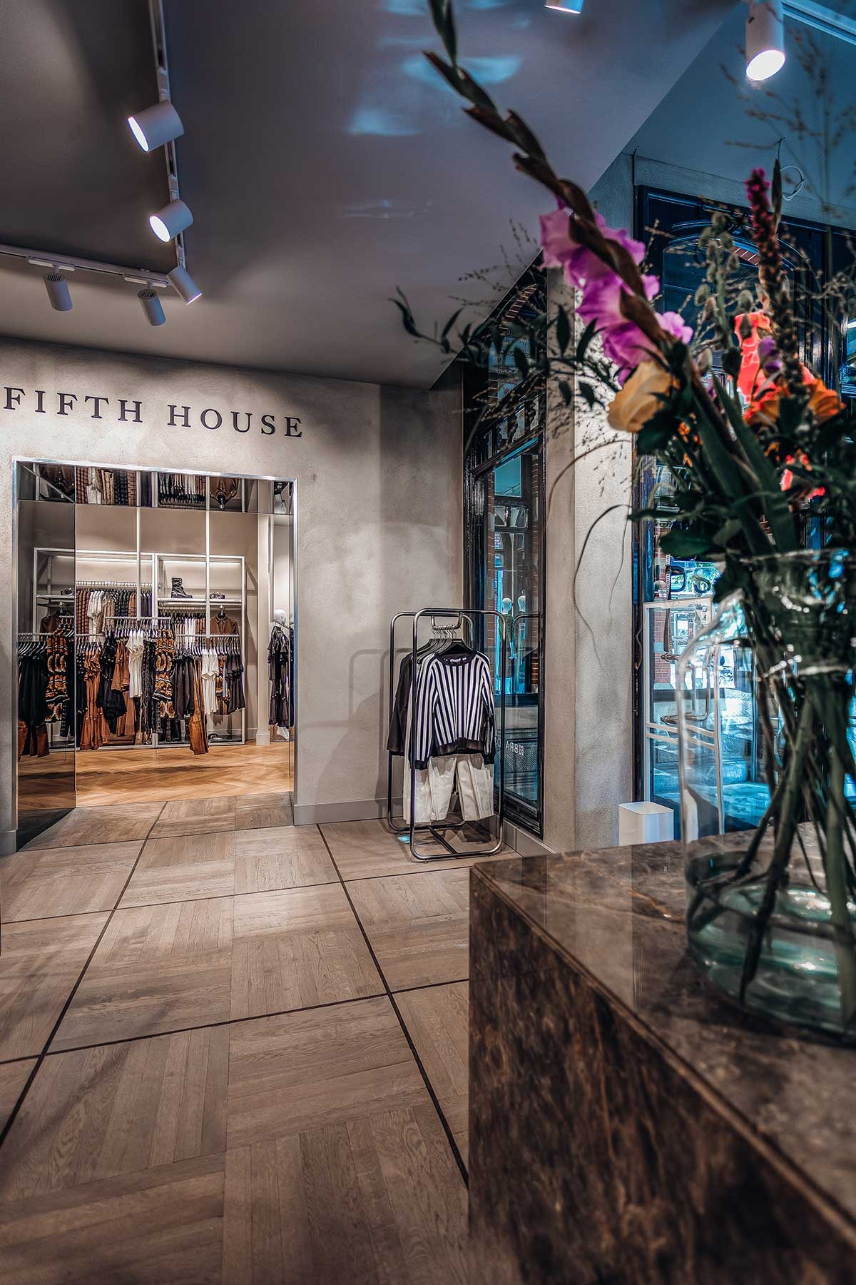 Binnenkijken: N Brands modehuis Nikkie Plessen in Zwolle Binnenkijken: N Brands modehuis Nikkie Plessen in Zwolle