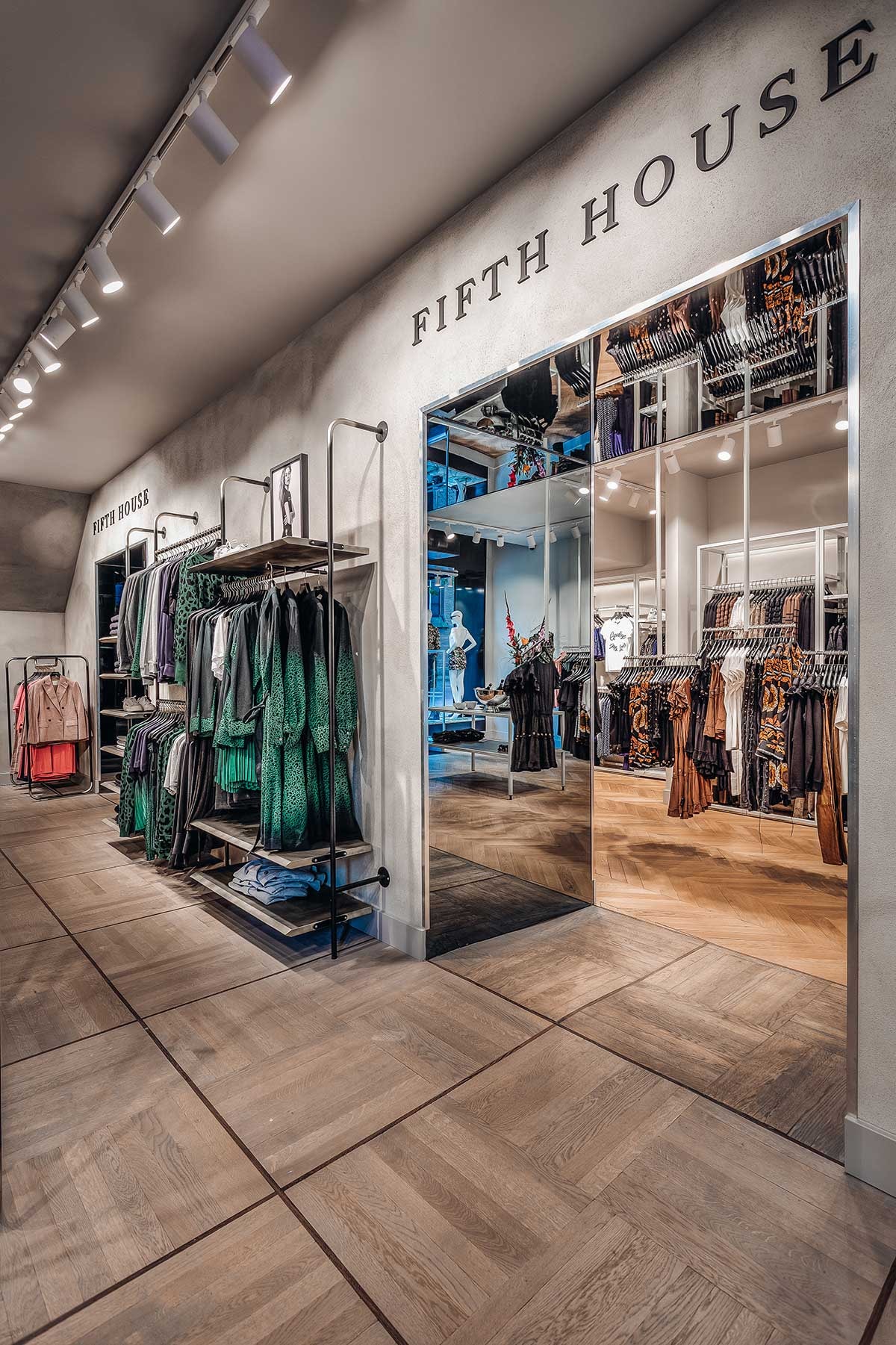 Binnenkijken: N Brands modehuis Nikkie Plessen in Zwolle Binnenkijken: N Brands modehuis Nikkie Plessen in Zwolle