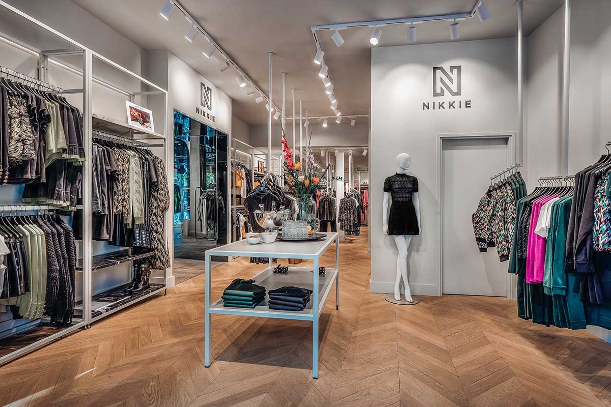 Binnenkijken: N Brands modehuis Nikkie Plessen in Zwolle Binnenkijken: N Brands modehuis Nikkie Plessen in Zwolle