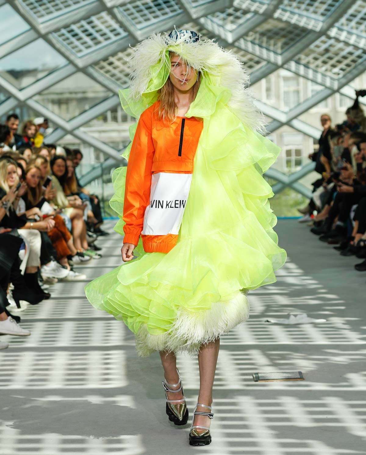AFW: Duran Lantink maakt al ravend een statement tegen overconsumentisme AFW: Duran Lantink maakt al ravend een statement tegen overconsumentisme