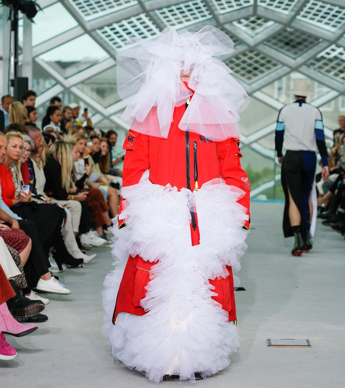 AFW: Duran Lantink maakt al ravend een statement tegen overconsumentisme AFW: Duran Lantink maakt al ravend een statement tegen overconsumentisme