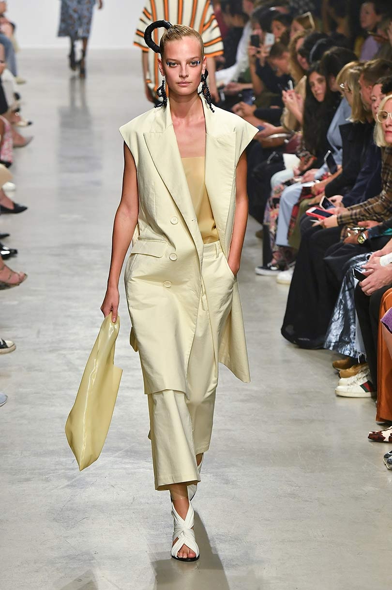 Gespot op de catwalk: Pantone’s modekleuren lente/zomer 2020 New York Fashion Week Gespot op de catwalk: Pantone’s modekleuren lente/zomer 2020 New York Fashion Week