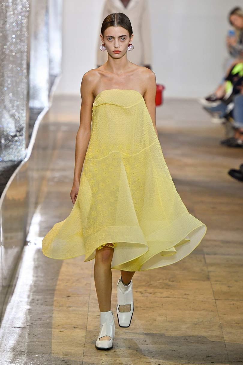 Gespot op de catwalk: Pantone’s modekleuren lente/zomer 2020 New York Fashion Week Gespot op de catwalk: Pantone’s modekleuren lente/zomer 2020 New York Fashion Week