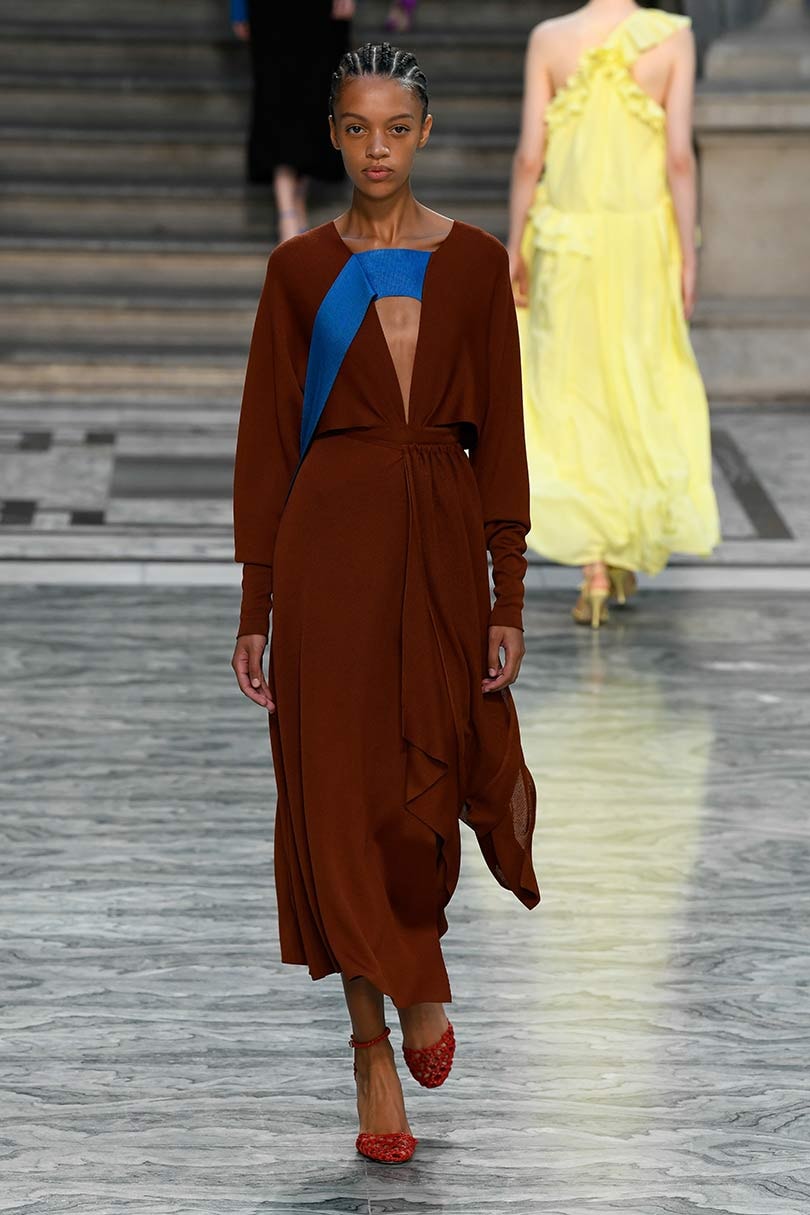 Gespot op de catwalk: Pantone’s modekleuren lente/zomer 2020 New York Fashion Week Gespot op de catwalk: Pantone’s modekleuren lente/zomer 2020 New York Fashion Week