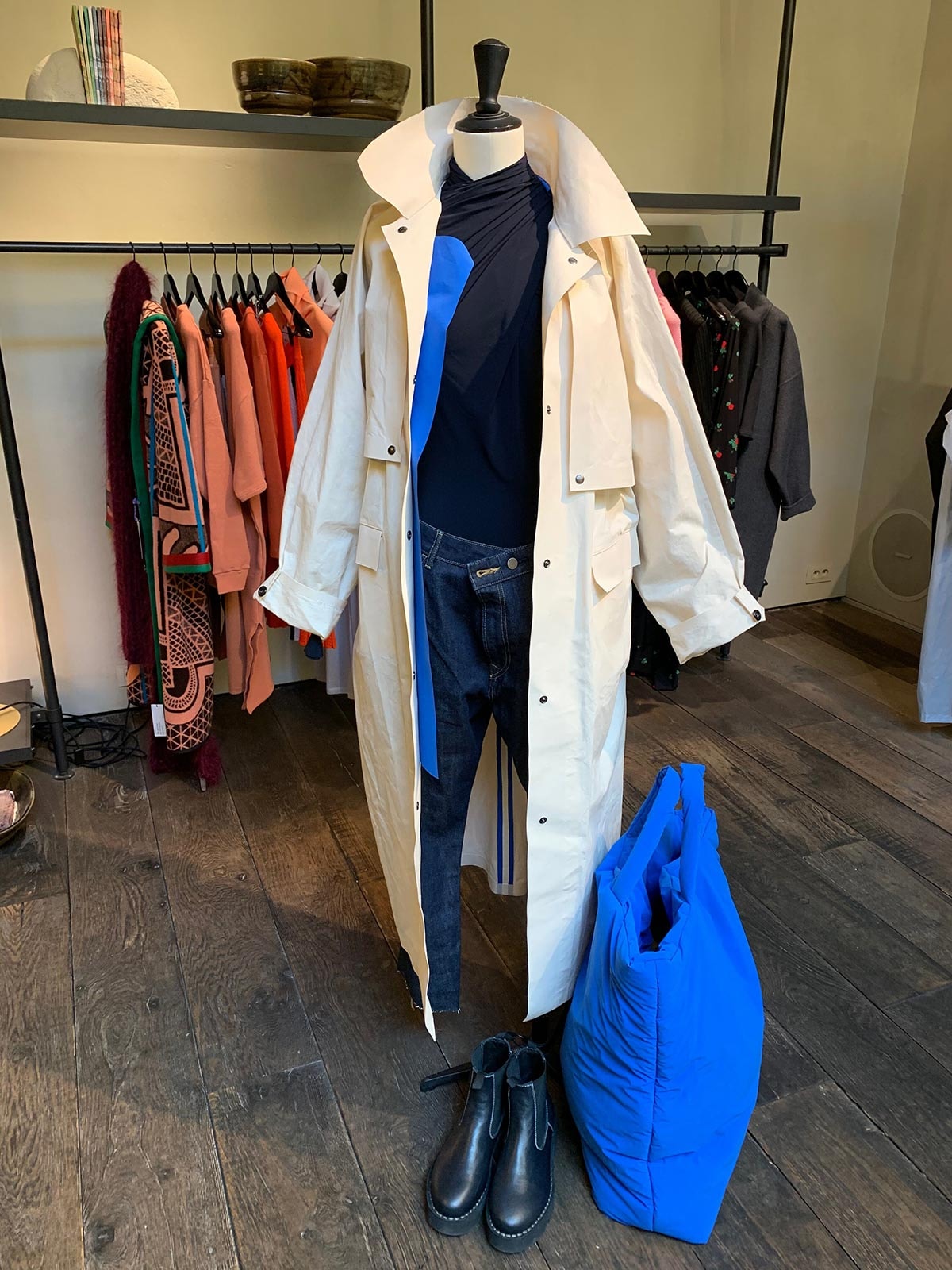Antwerpse concept store Graanmarkt 13 maakt nu ook tassen Antwerpse concept store Graanmarkt 13 maakt nu ook tassen