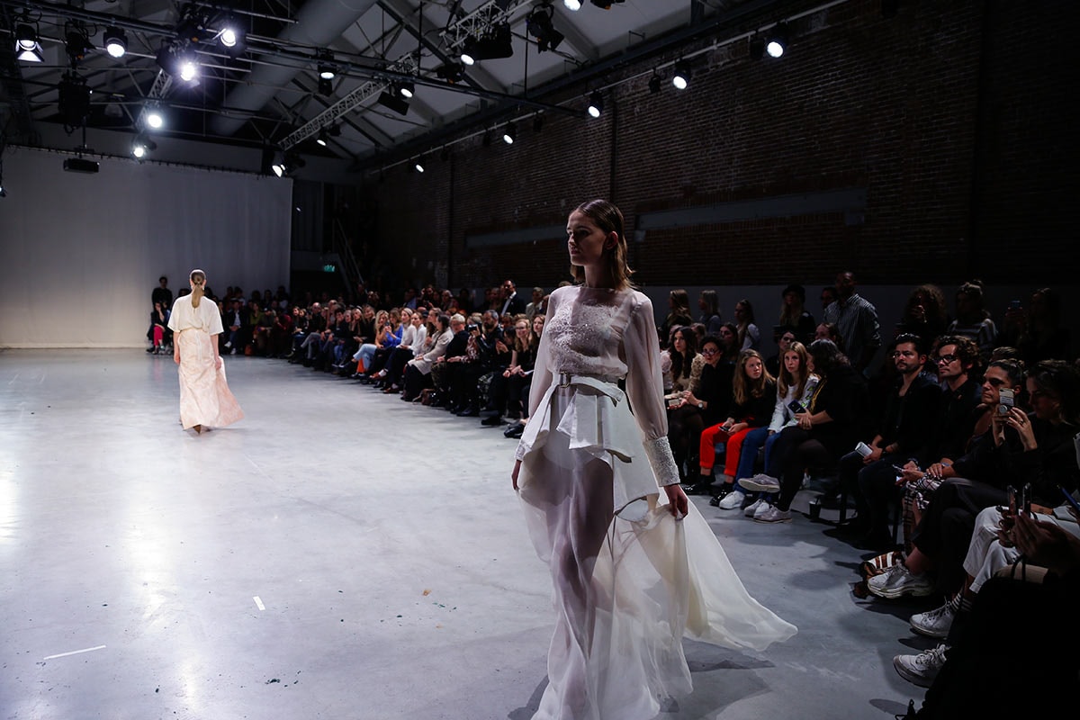 Jonge ontwerpers Sharita Karsten, Tim Dekkers en Weiyu Hung showen op Dutch Sustainable Fashion Week Jonge ontwerpers Sharita Karsten, Tim Dekkers en Weiyu Hung showen op Dutch Sustainable Fashion Week