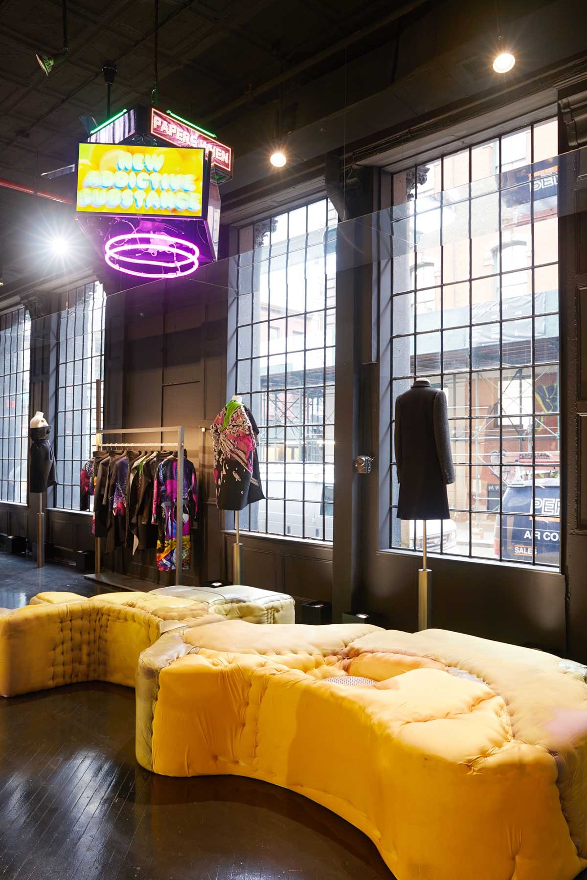 Binnenkijken bij de concept store van Maison Margiela in New York Binnenkijken bij de concept store van Maison Margiela in New York