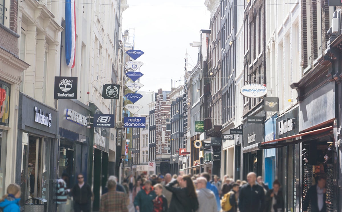 Causeway Bay in Hongkong opnieuw 's werelds duurste winkelstraat; Kalverstraat duurste Nederlandse straat - FashionUnited NL